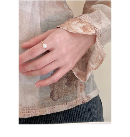 Fashionable butterfly ring with pearl accent - image 4