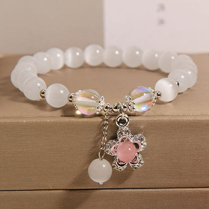 Elegant women's bracelet with four-leaf clover design