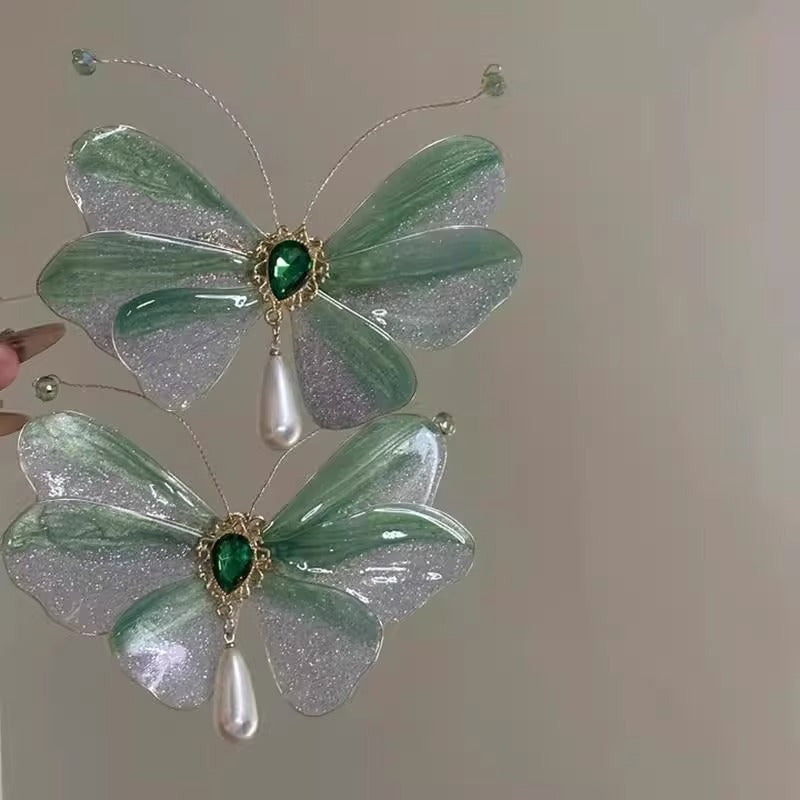 Charming green butterfly hair clip