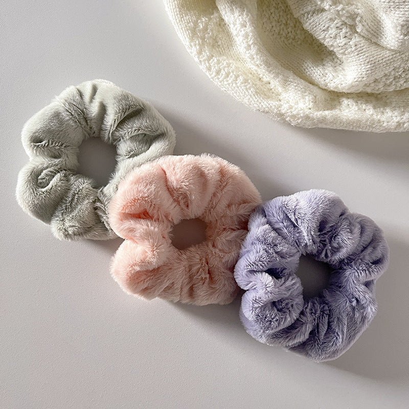 Winter-friendly hair band for children in beige