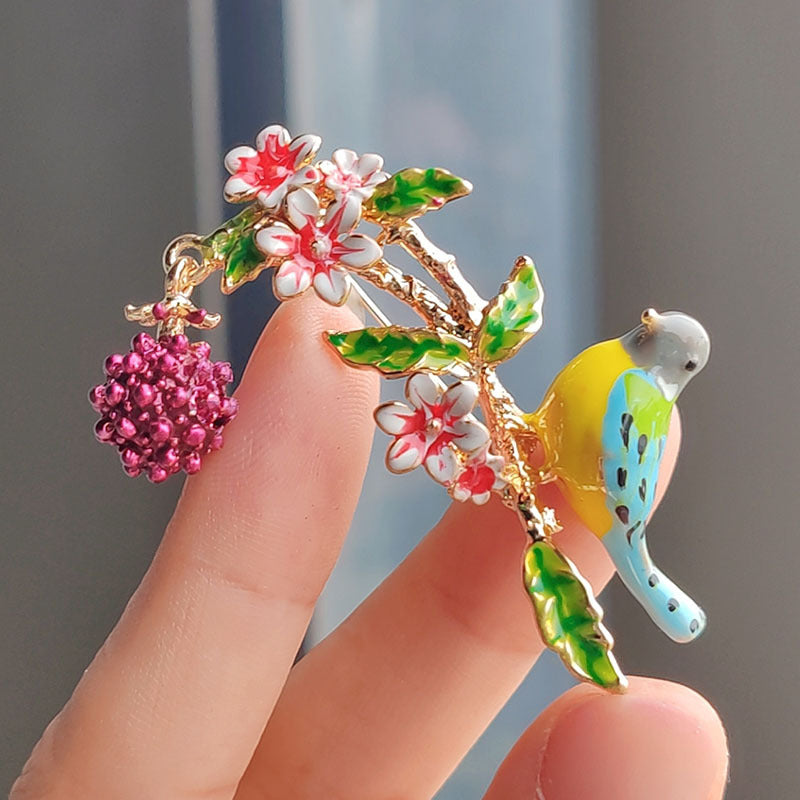 Raspberry-Shaped Brooch for Fashion Accessory Image 3