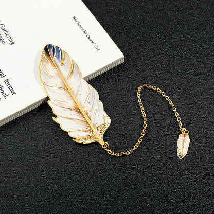 Stylish reading accessory image 3