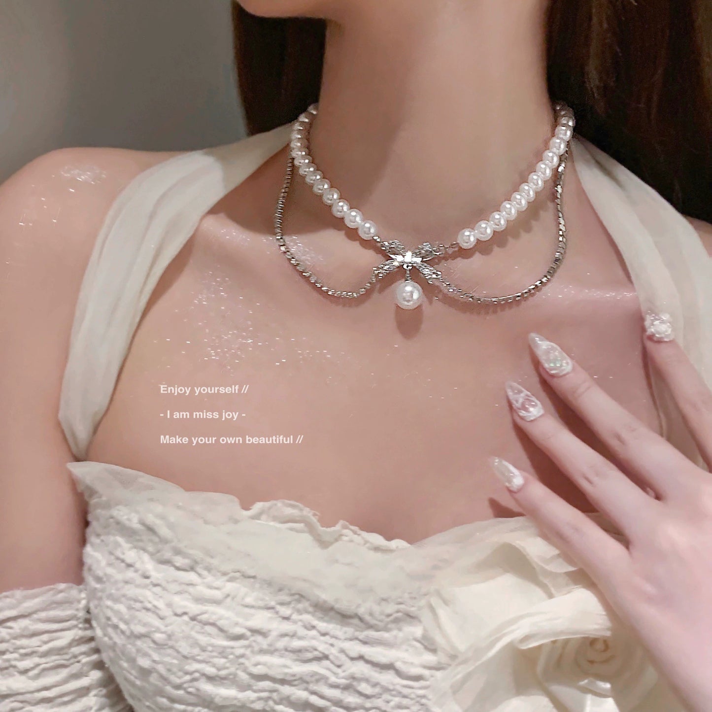 Elegant Pearl Bow Choker Necklace Image 5