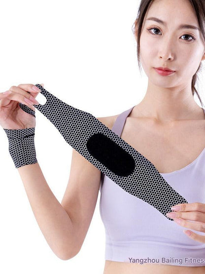 Breathable wrist support in pink - image 3