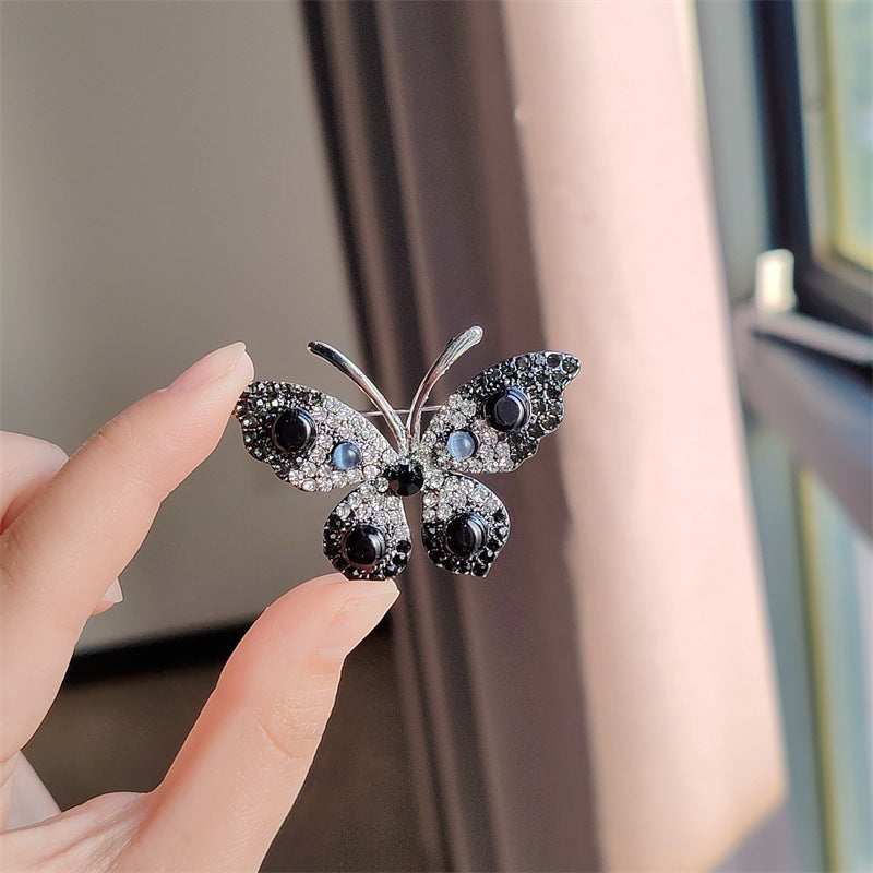 Glamorous decorative brooch for outfits