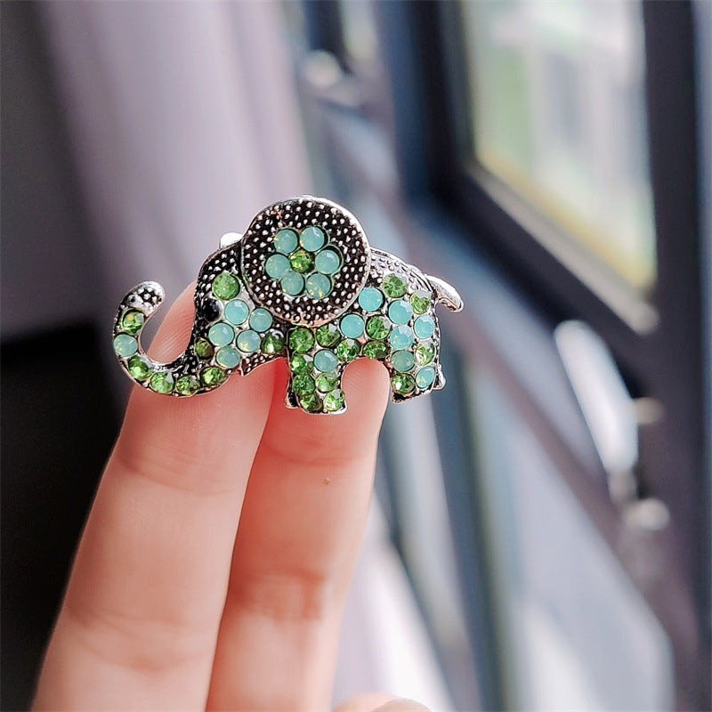 Gift-Worthy Brooch for Special Occasions image 9