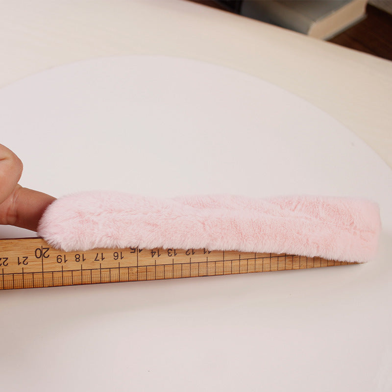 Soft and stretchy headband for children wearing black