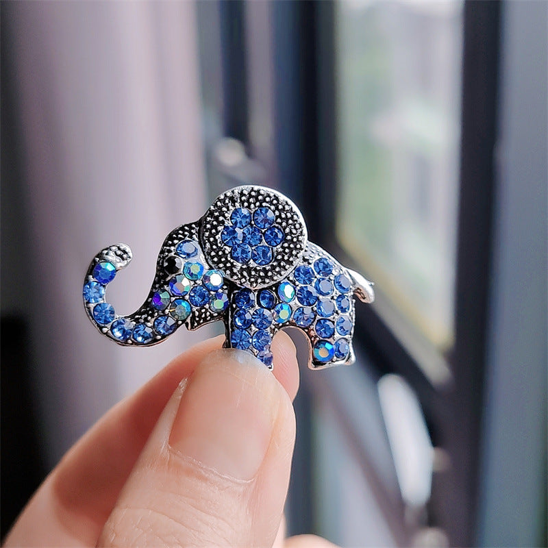 Animal-Themed Brooch for Outerwear image 4