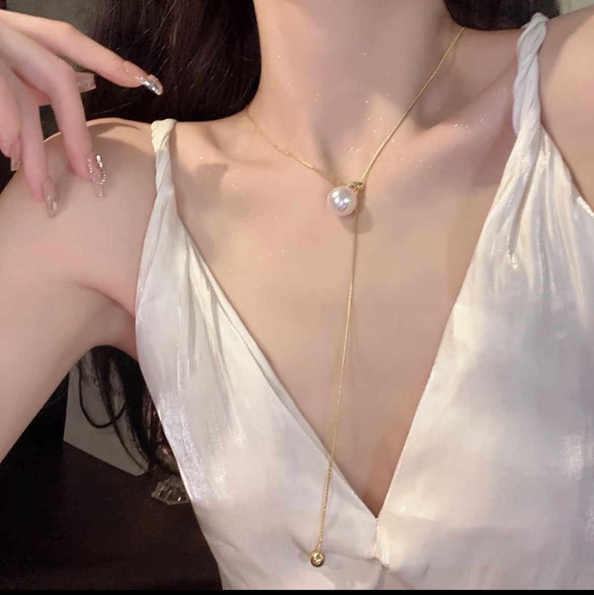 Elegant Pull-Down Pearl Long Necklace Image 3