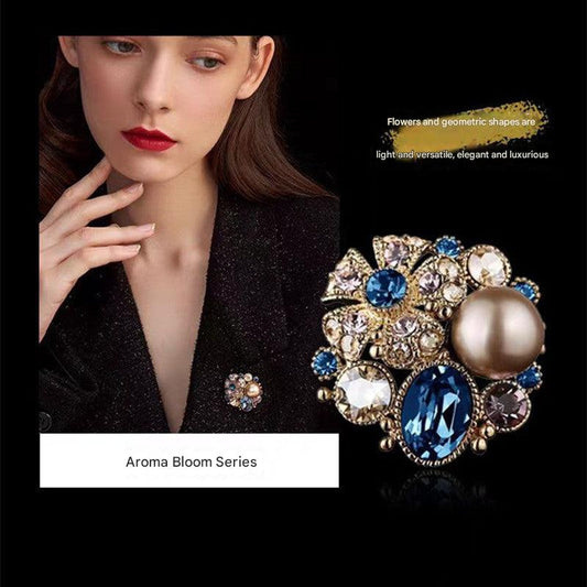 Versatile Alloy Brooch Image 4