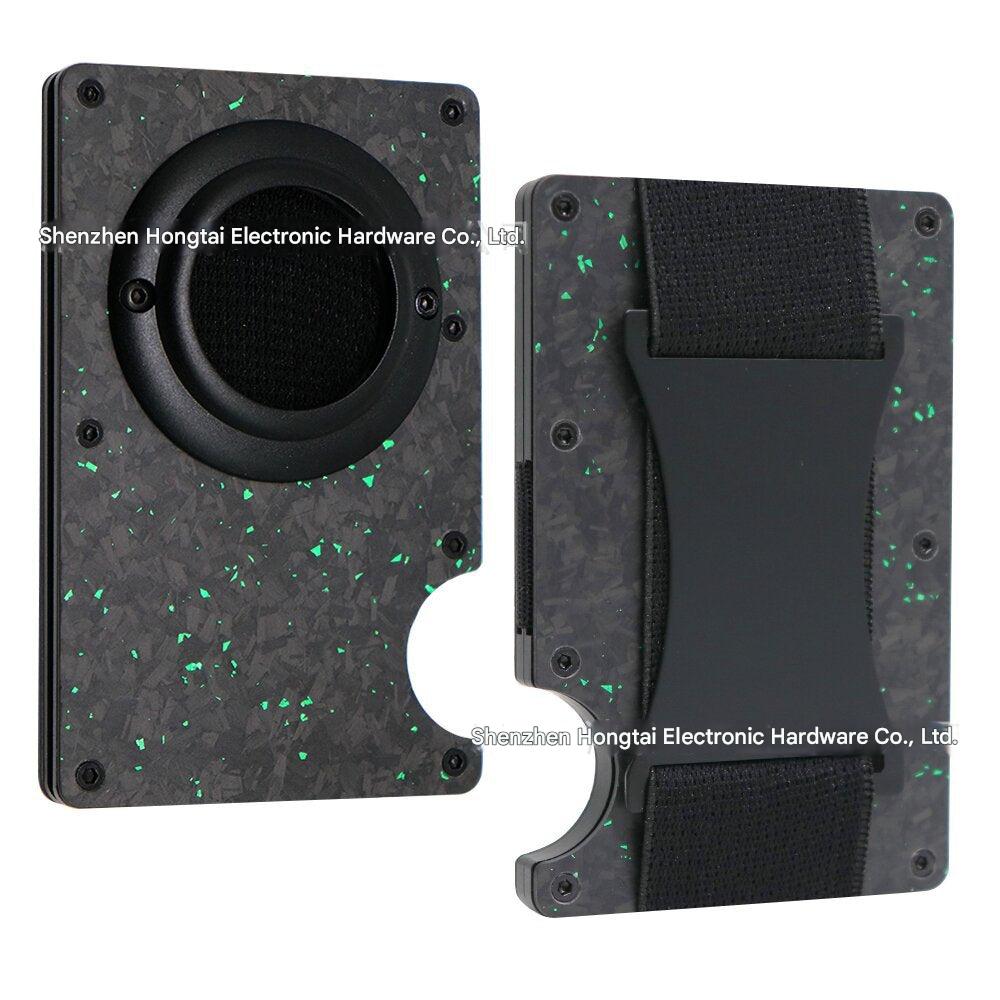 Durable materials of the wallet showcased - Image 6